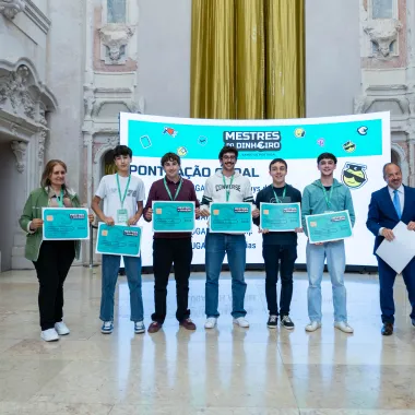 Equipa da Escola Secundária Adolfo Portela, em Águeda, vence concurso Mestres do Dinheiro